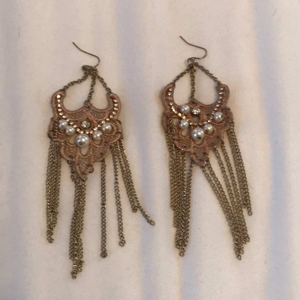 Gold chandelier earrings with pearls
